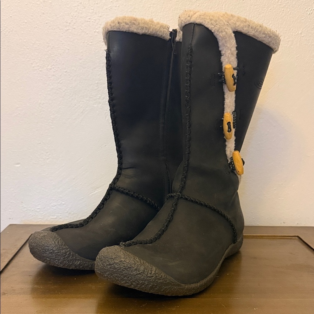 Black Shearling-Trim Winter Boots with Toggle Accents